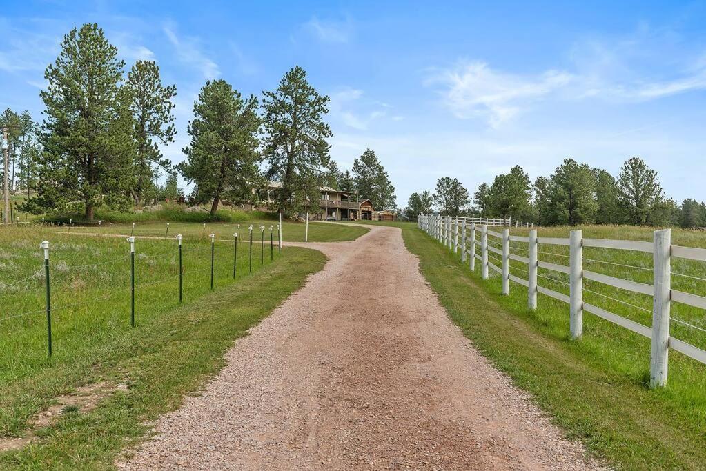 Papa'S Place On Willow Creek Custer Bagian luar foto