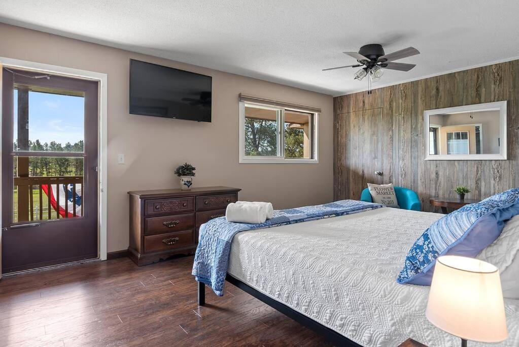 Papa'S Place On Willow Creek Custer Bagian luar foto