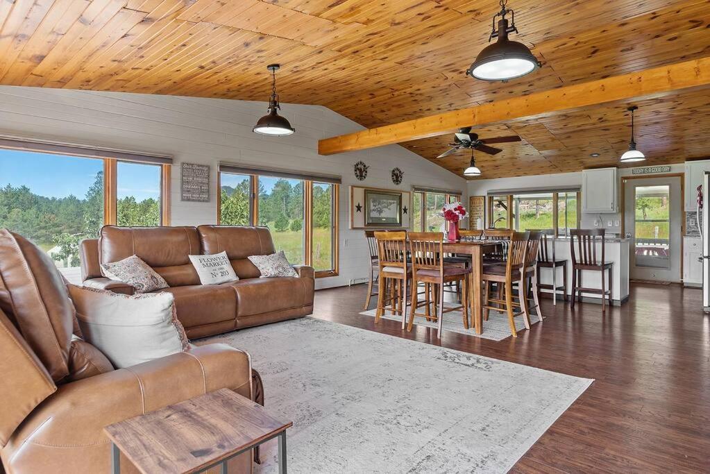 Papa'S Place On Willow Creek Custer Bagian luar foto