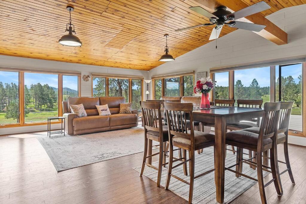 Papa'S Place On Willow Creek Custer Bagian luar foto
