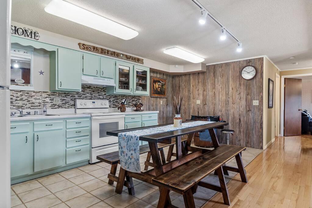 Papa'S Place On Willow Creek Custer Bagian luar foto